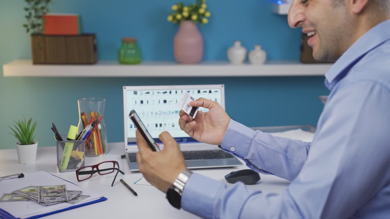 emprendedor de comercio electrónico.