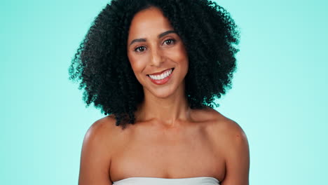 Mujer-Negra,-Cara-Y-Afro-Con-Sonrisa-En-El-Cuidado-De-La-Piel