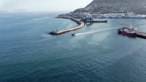 Speed-Boat-Travelling-Out-Of-Harbour