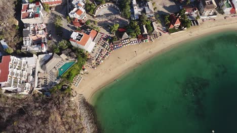 Overhead-shot-of-Santa-Cruz-Bay-in-Huatulco,-Oaxaca,-Mexico,-catering-to-cruise-ships-and-yachts