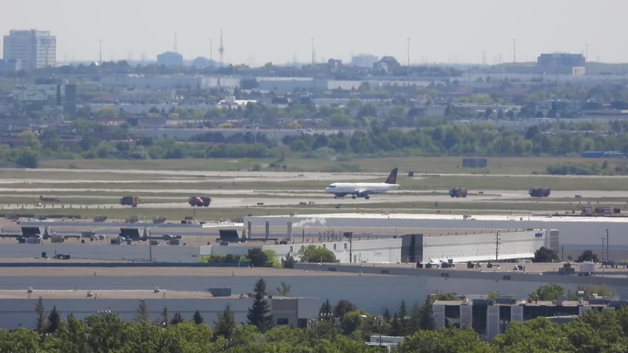 비행기 택시, 이륙 전 활주로로 이동, 공항 위의 열광