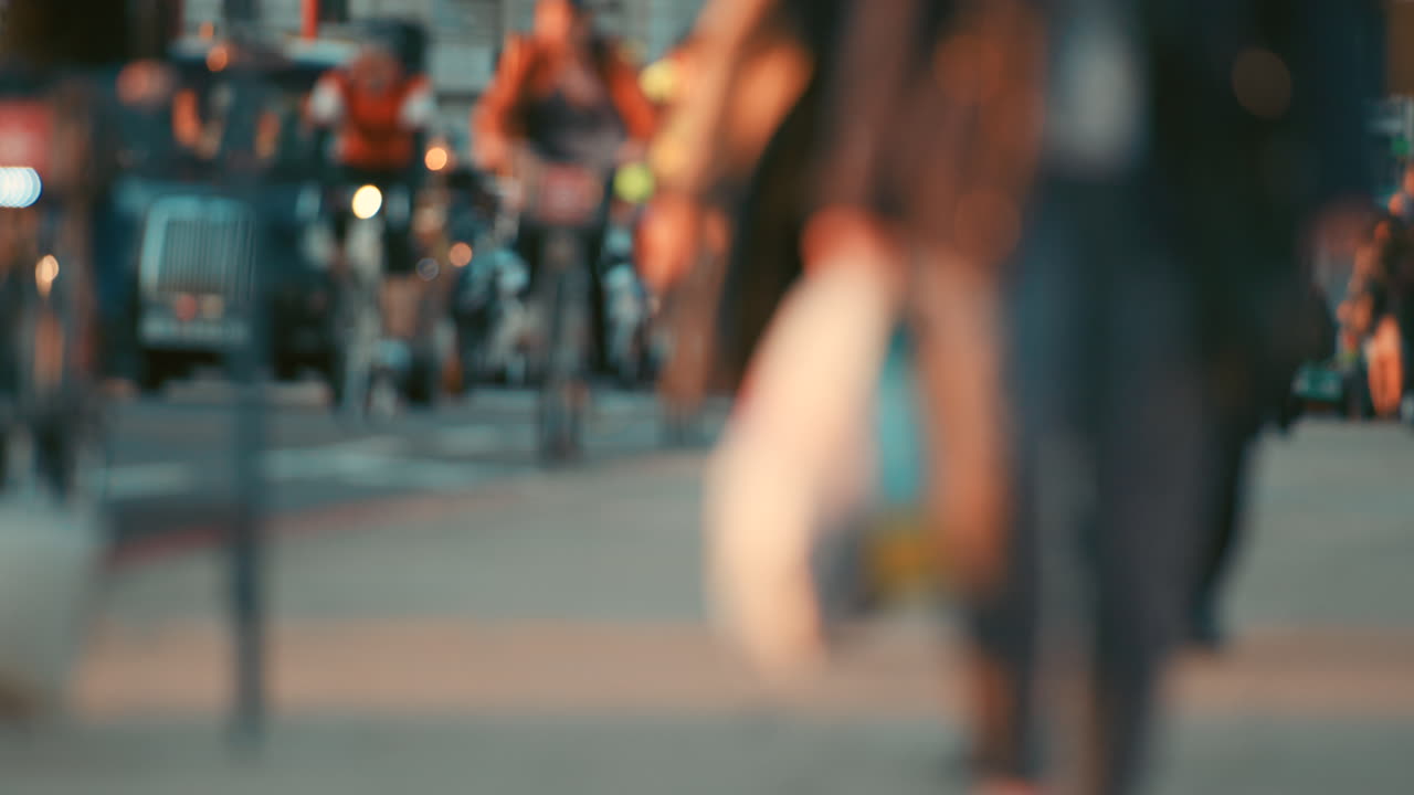 바쁜 도시 거리 장면