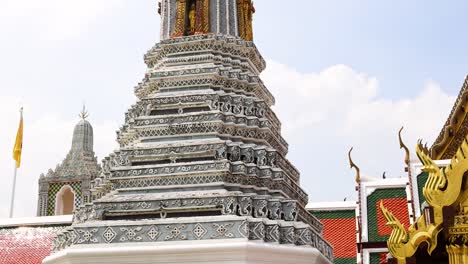 detalle de la pagoda del templo tailandés