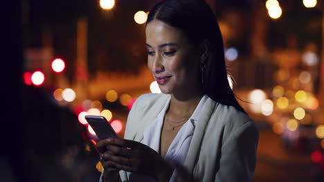 Night,-city-and-phone-hologram-with-woman-texting