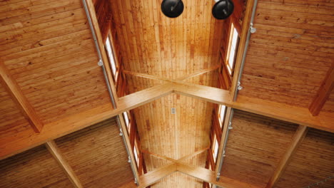 Spacious-Wooden-Ceiling-Old-Barn