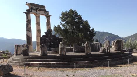 templo de atena en el antiguo delfi