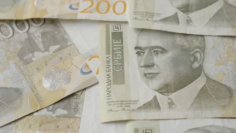 billetes de dinero serbio y antecedentes comerciales
