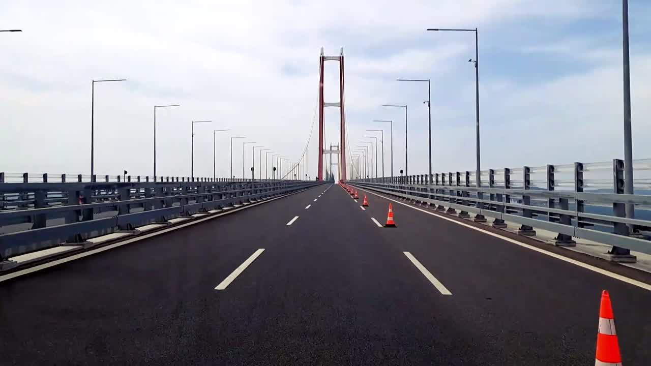 Drive over the Worlds longest suspension road toll bridge Canakkale 1915