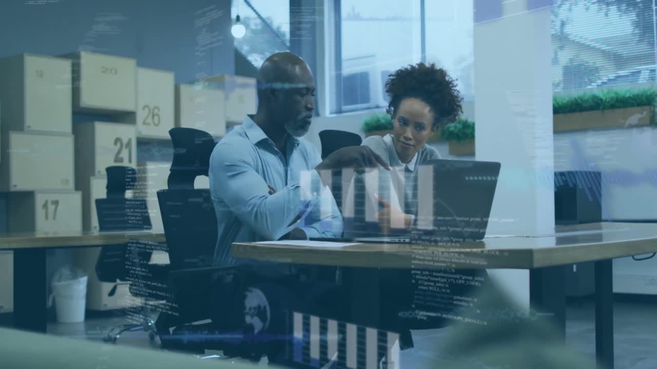 animación del procesamiento de datos financieros sobre diversas personas de negocios