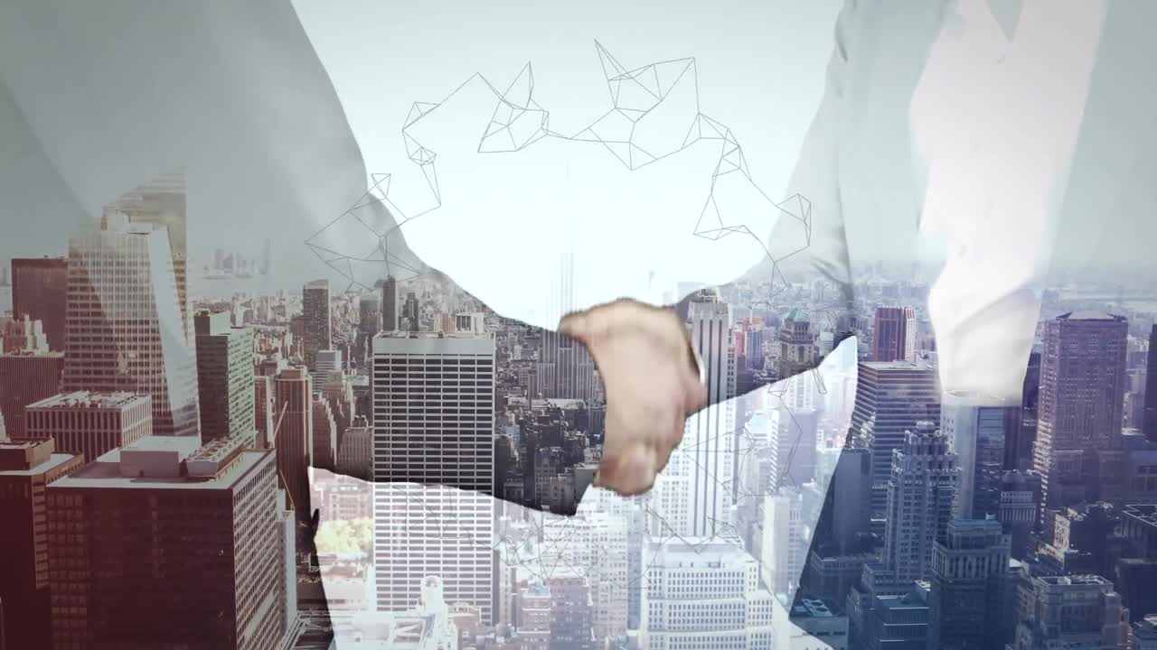 animazione di forme e paesaggi urbani su uomini d'affari caucasici che si stringono la mano