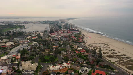 Silberner-Strang-Vom-Hotel-Del-Coronado-Und-Coronado-Beach-Mit-Buchstaben-Auf-Sand-In-San-Diego-County,-Kalifornien,-Usa