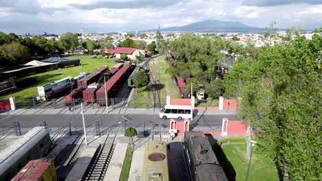 Drohnenaufnahme-Eines-Rangierbahnhofs-In-Puebla,-Mexiko