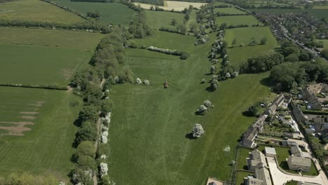 Cotswold-Primavera-Campo-Suburbios-Ciudad-Stow-on-the-wold-Vista-Aérea-Reino-Unido