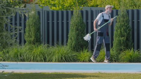 pool cleaner in action