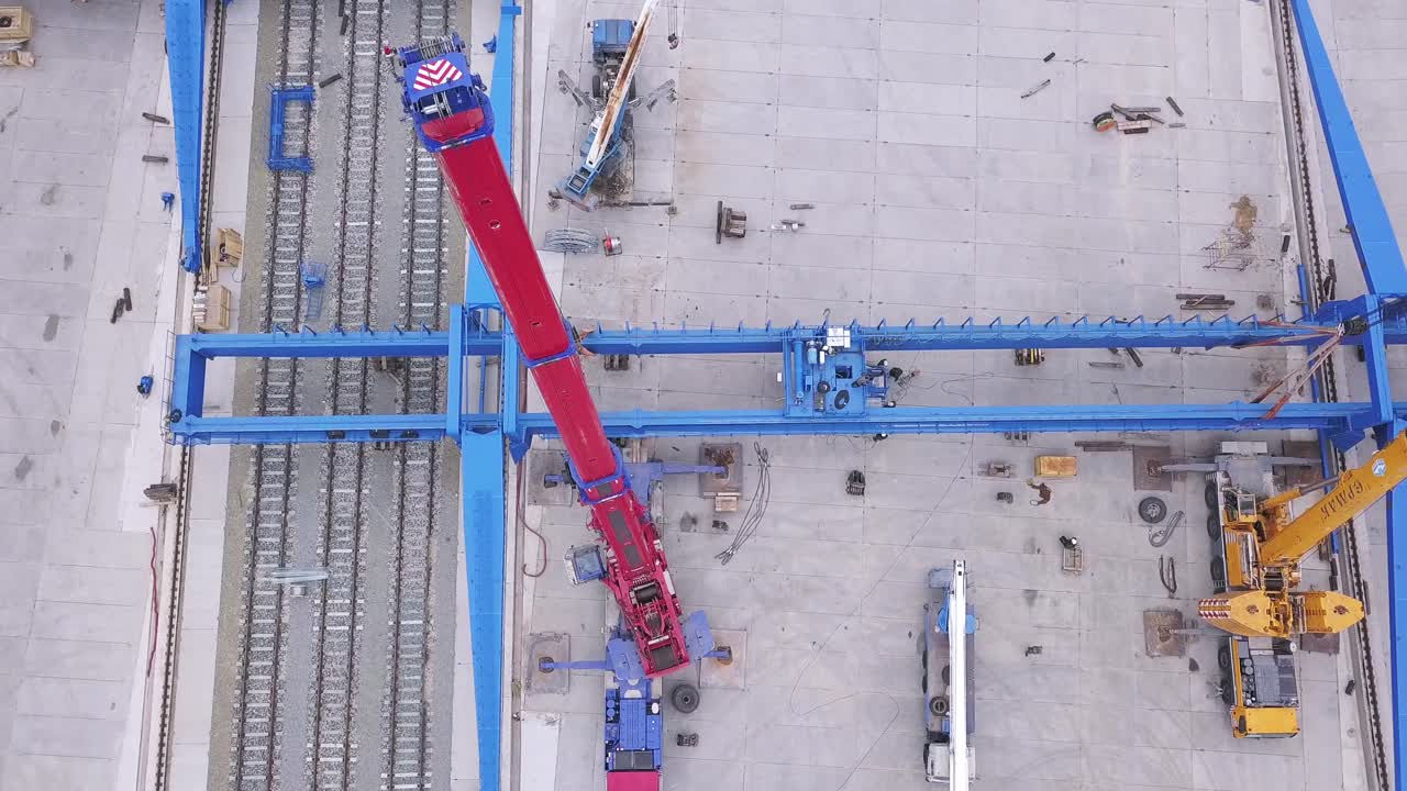 철도 다리 건설 의 공중 에서 볼 수 있는 모습