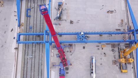vista aérea de la construcción de un puente ferroviario