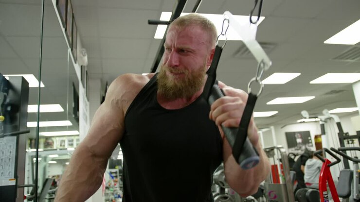 Gym træning. Træn din krop og få muskler