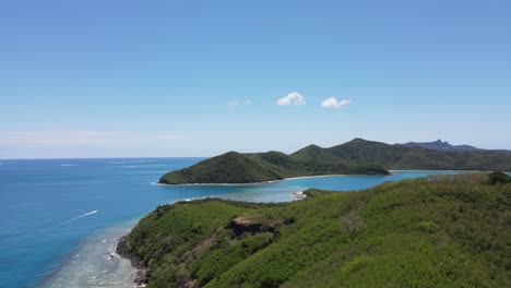 Imágenes-De-4k-De-Elevación-De-Drones-Desde-La-Cima-De-La-Isla-Drawaqa