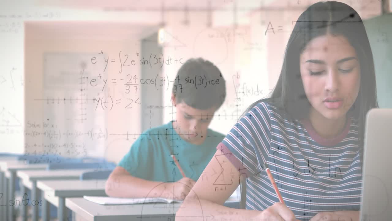 animación de ecuaciones matemáticas sobre niños de escuela escribiendo en el aula