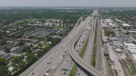 autopista ocupada en la hora pico en miami