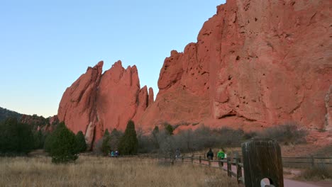 Hiking-in-Garden-of-the-Gods-park-in-Colorado-during-sunset