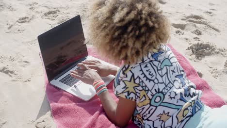 Young-Girl-Using-Computer