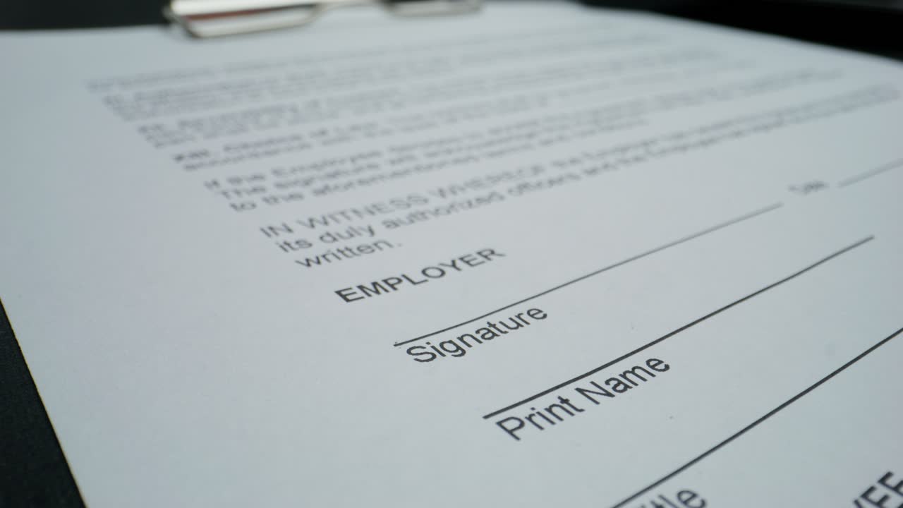 firmar un documento legal