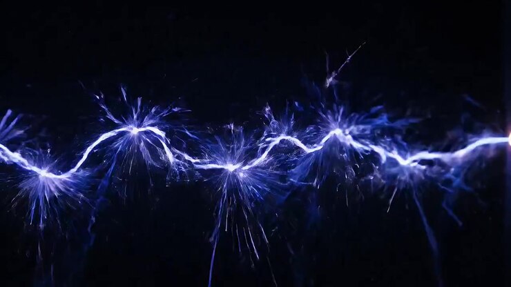 Scintille elettriche e archi di plasma su sfondo nero