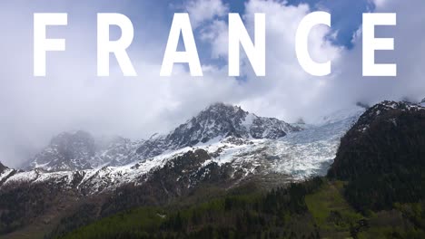 paisaje montañoso nevado en los alpes en francia con gráfico animado que deletrea francia