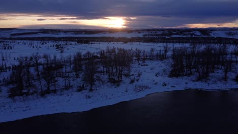 Sueños-De-Puesta-De-Sol-De-Invierno:-Vistas-Aéreas-De-Las-Comunidades-Canadienses