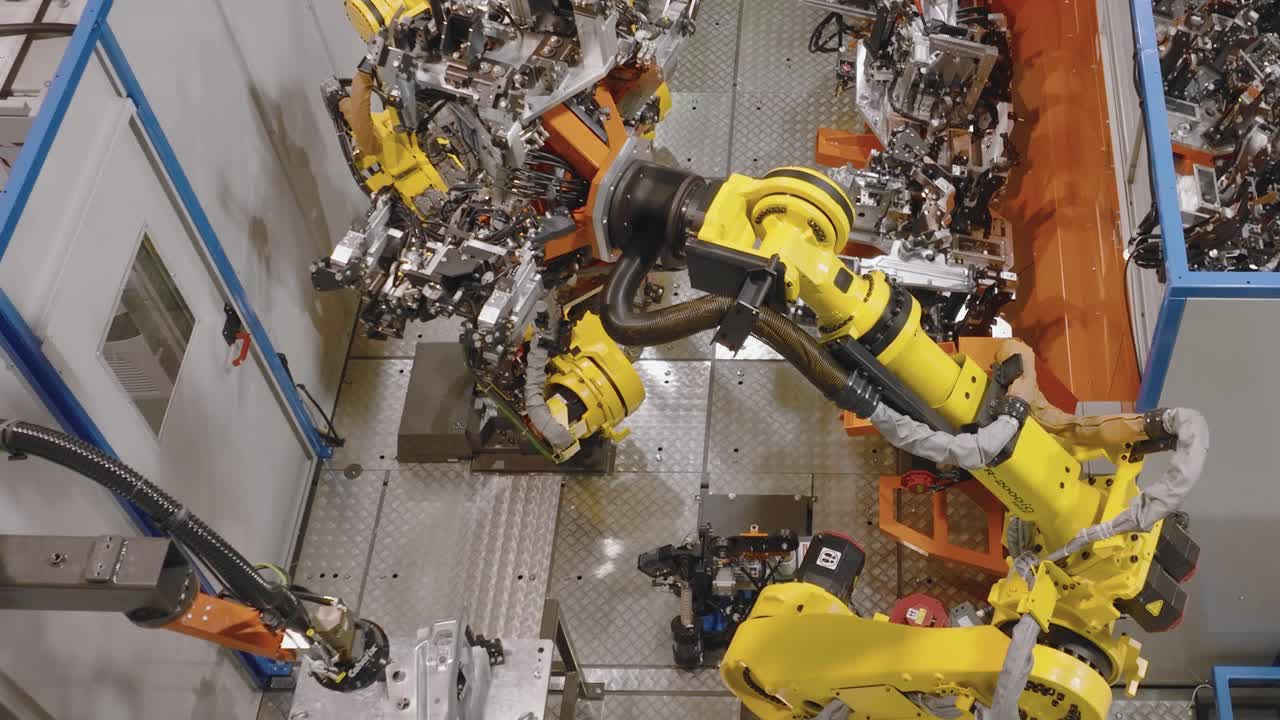 로봇 용접기, 로봇 접착에 집중, 슬로우모션 29,97fps, 4k