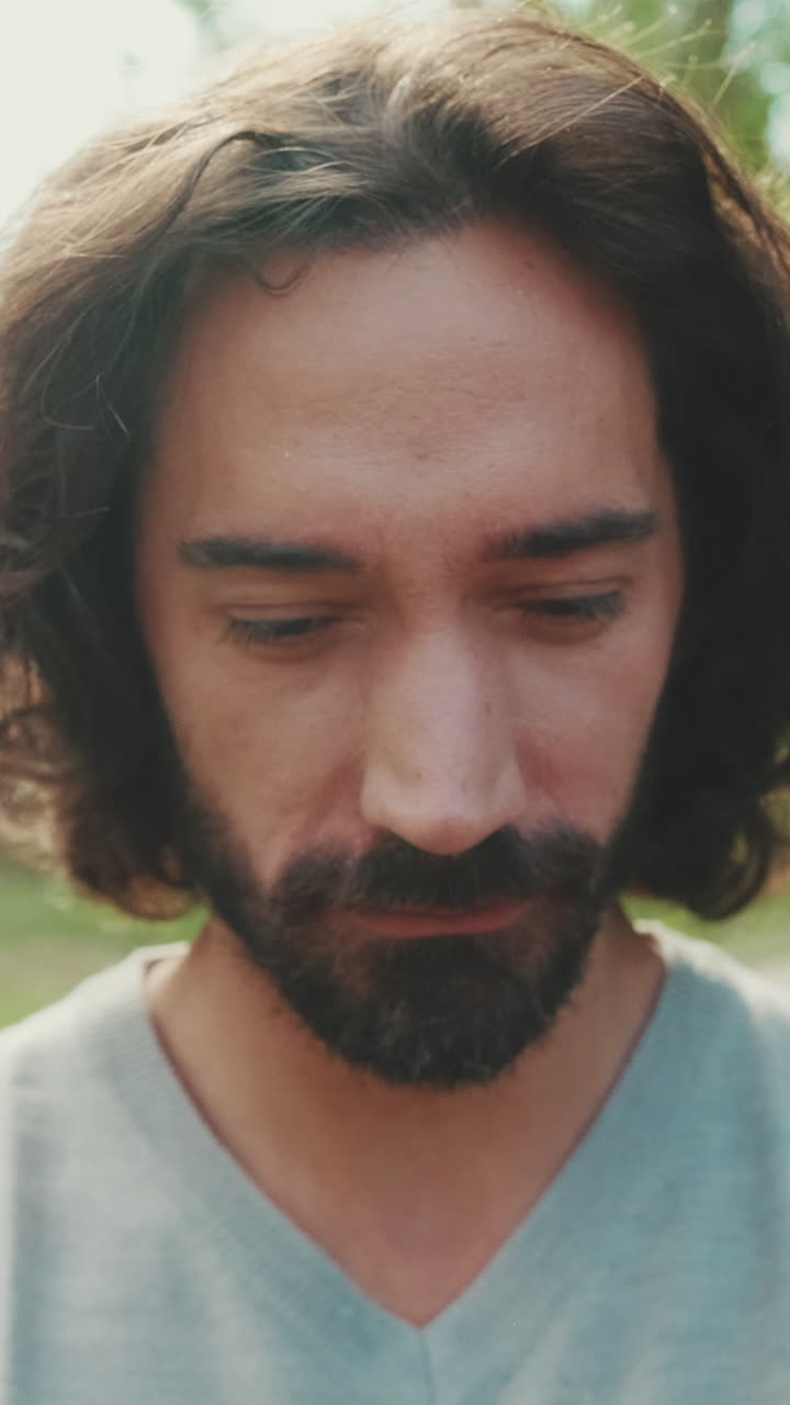 retrato de un hombre con barba