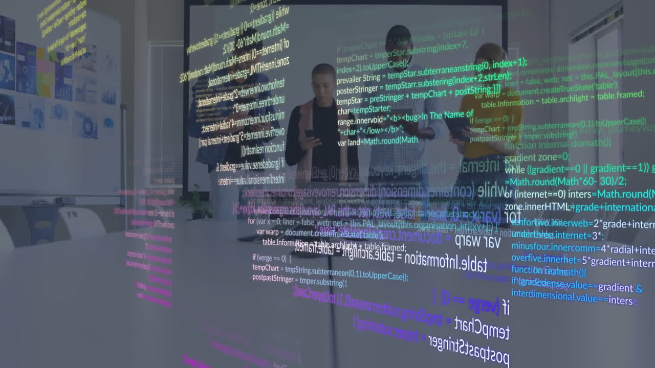 animación del procesamiento de datos contra un equipo de diversos colegas que utilizan dispositivos electrónicos en la oficina