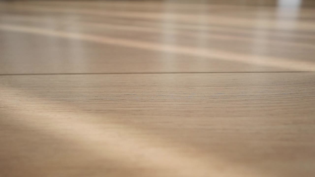 suelo de madera con luz solar