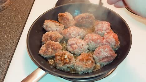 Swedish-Meatballs-Frying-Process