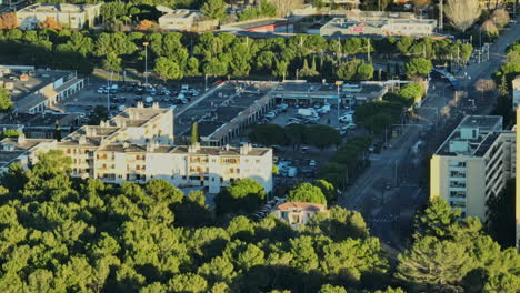 Vistas-Impresionantes:-La-Mosson,-La-Mezcla-Arquitectónica-Y-Natural-De-Montpellier.