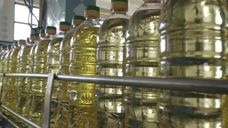 producción de aceite de girasol en una fábrica