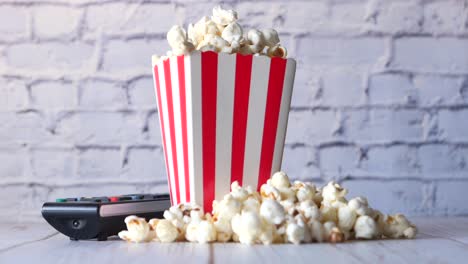 popcorn and remote control: movie night at home