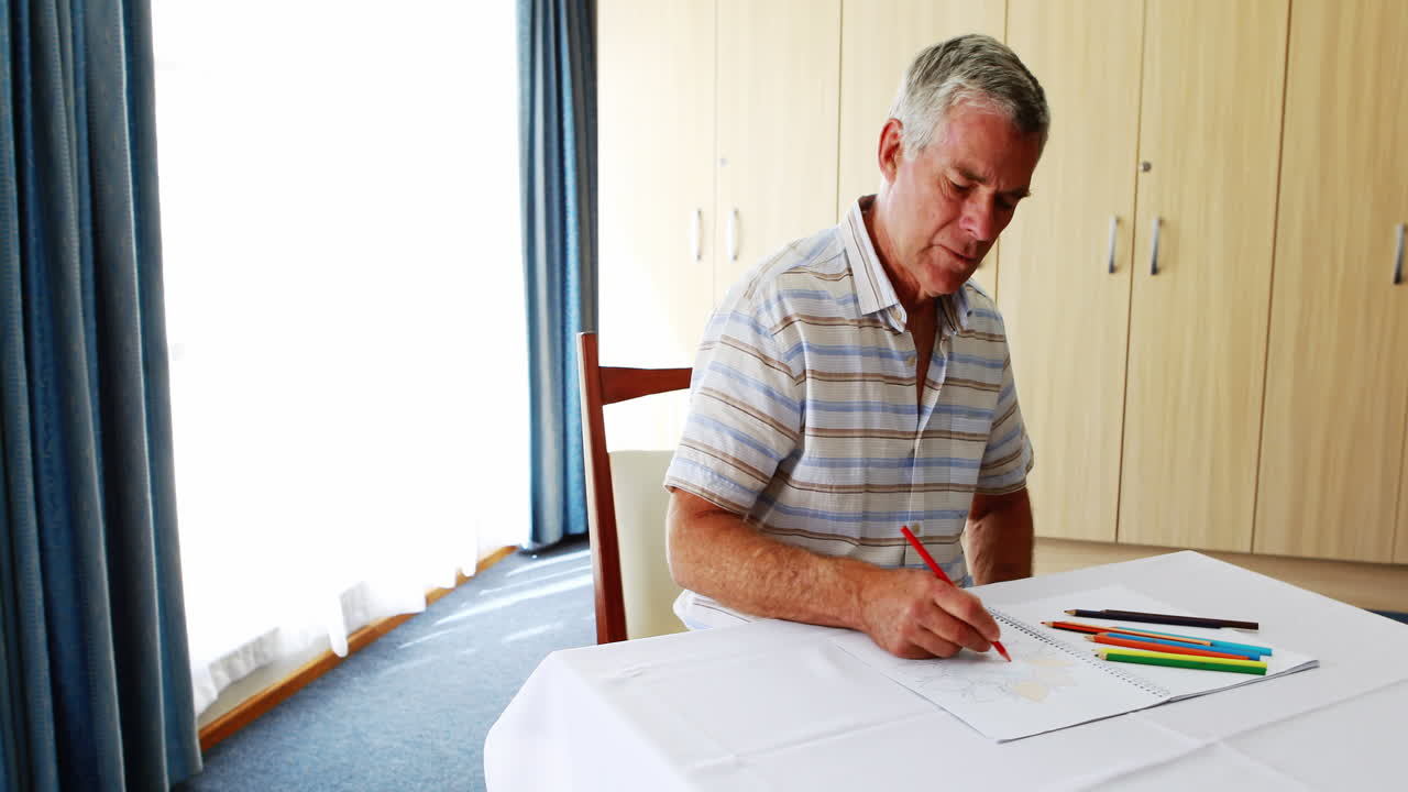 종이 에 그림 을 그리는 고위 인사