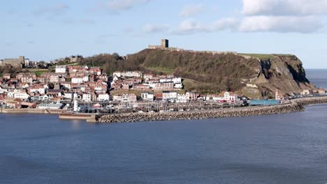 imágenes aéreas del puerto de scarborough en el norte de yorkshire