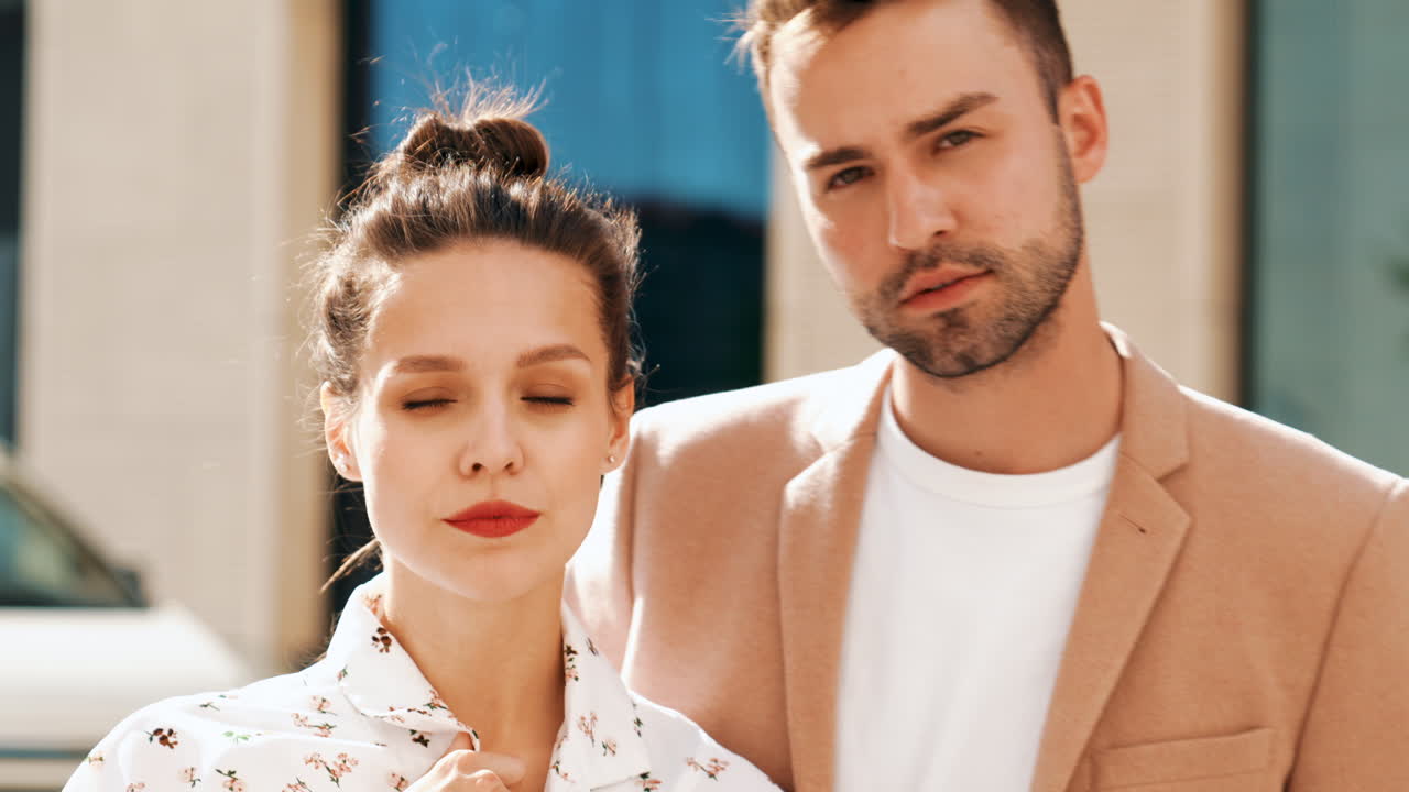 거리에서 커플 초상화