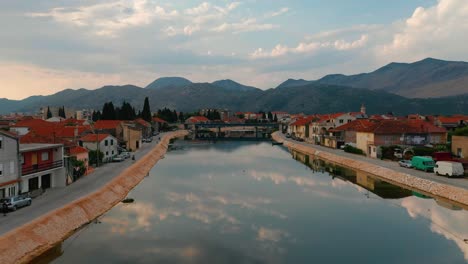 Vista-Aérea-De-Opuzen,-Croacia