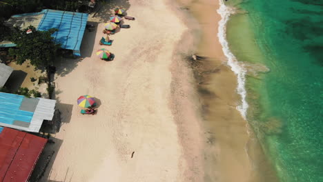 Niedrige-Vogelperspektive-Auf-Den-Bias-Tugel-Strand-In-Bali,-Indonesien