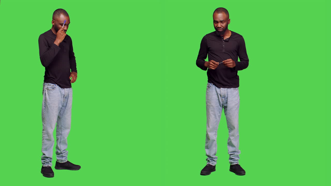 Um homem pensando em uma tela verde