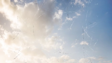 Conexiones-De-Red-Animadas-Sobre-Un-Cielo-Azul-Con-Nubes