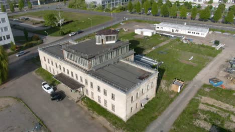 Disparo-De-Un-Dron-Desde-Un-Antiguo-Edificio-Alemán