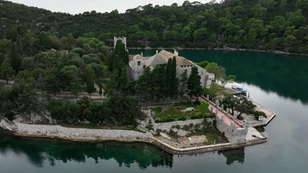 Fortaleza Insular en una Bahía Croata