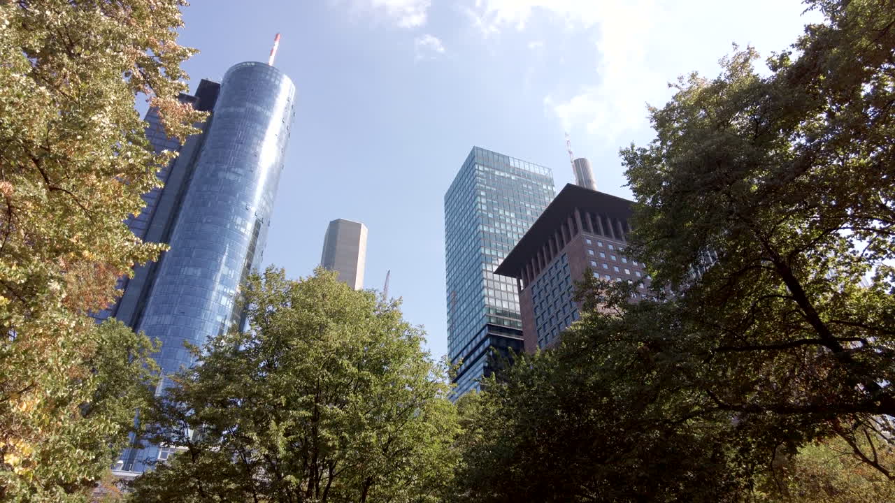 Vista de arranha-céus em Frankfurt, Alemanha