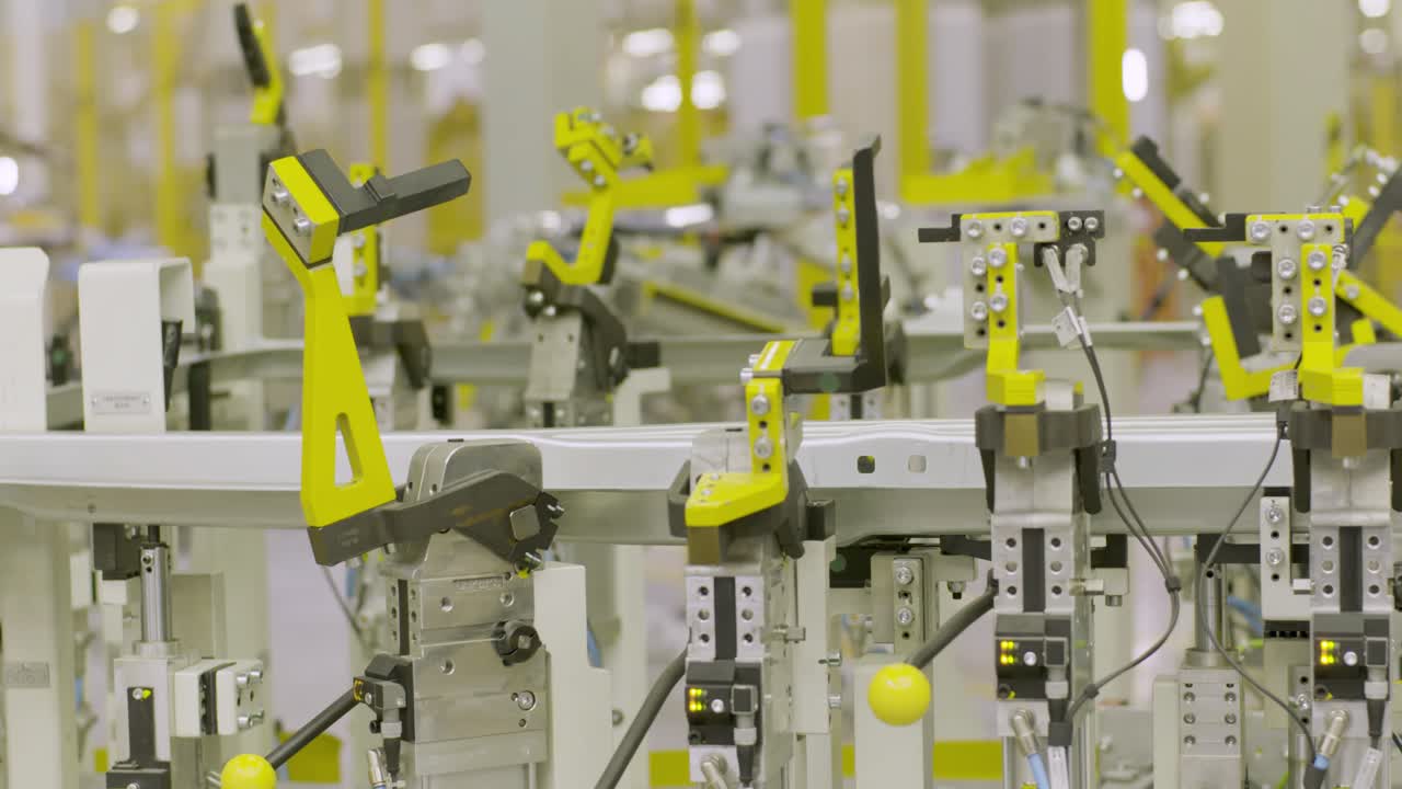 линия сборки кузова автомобиля