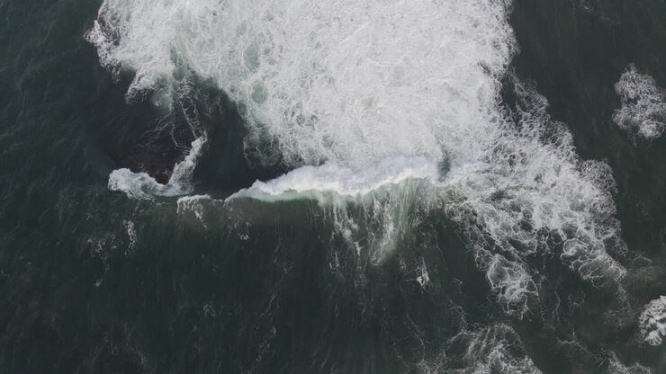 Bird's Eye View Of Bommie Waves Crashing On Rocks In Gordons Bay - Wealthy Housing On Peninsula Of Coogee City - Sydney, NSW, Australia